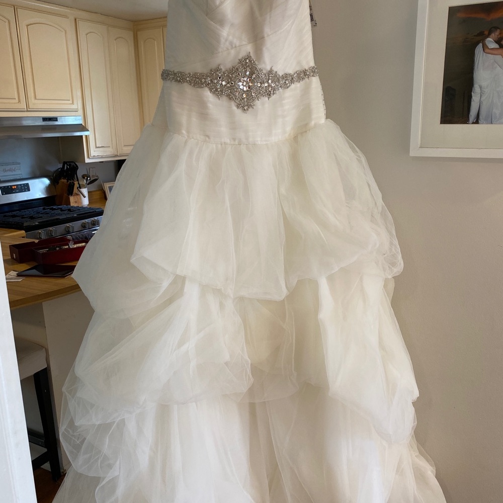 Oleg Cassini Couture Bridal Gown - Picture 6 of 13